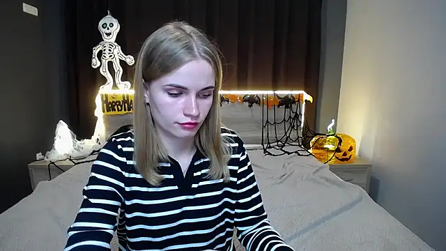 Snapshot of MargaritaKiss chatting on 10/19/25, 07:03 MargaritaKiss online show from 10/19/25, 07:03