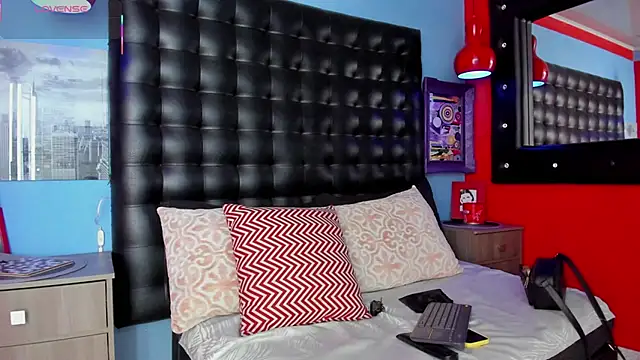 Snapshot of CloeRodriguez chatting on 11/14/25, 09:24 CloeRodriguez online show from 11/14/25, 09:24