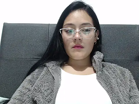 Snapshot of Alisha_99 chatting on 05/25/26, 04:51 Alisha 99 online show from 05/25/26, 04:51