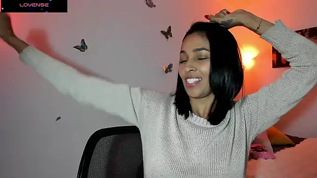 Mila-yang online show from 10/04/25, 03:59