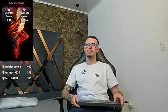 CodyWalkerR online show from 12/31/24, 05:18