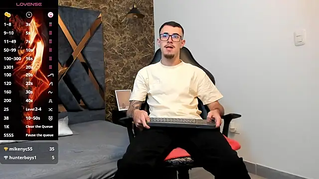 Snapshot of CodyWalkerR chatting on 01/17/25, 05:30 CodyWalkerR online show from 01/17/25, 05:30