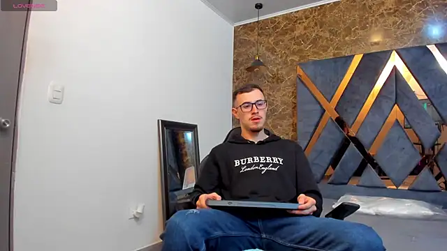 Snapshot of CodyWalkerR chatting on 02/05/25, 05:20 CodyWalkerR online show from 02/05/25, 05:20