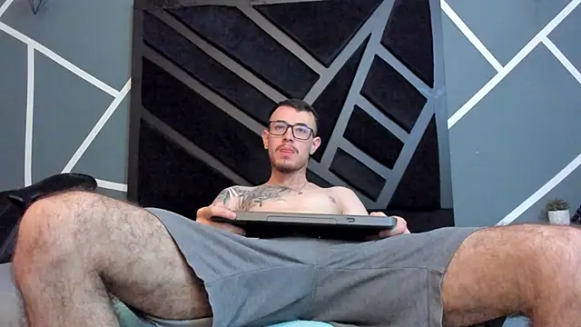 Snapshot of CodyWalkerR chatting on 03/13/25, 05:18 CodyWalkerR online show from 03/13/25, 05:18