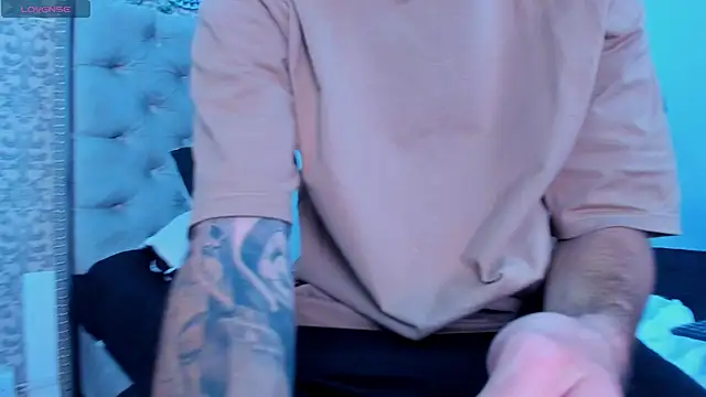 Snapshot of CodyWalkerR chatting on 11/22/25, 05:12 CodyWalkerR online show from 11/22/25, 05:12