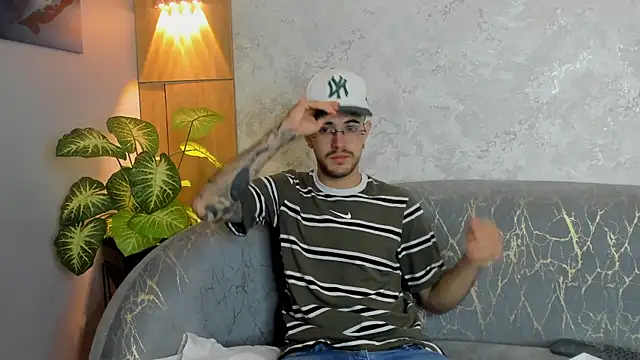 Snapshot of CodyWalkerR chatting on 06/10/26, 05:34 CodyWalkerR online show from 06/10/26, 05:34