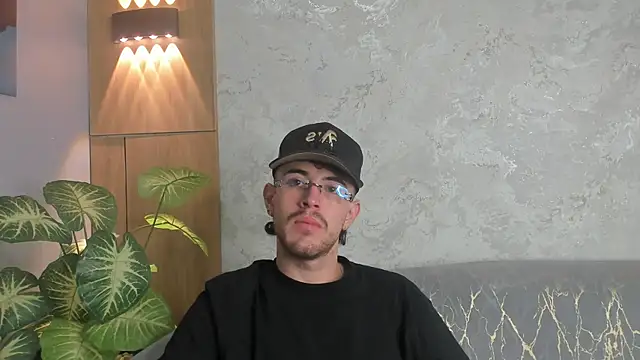 Snapshot of CodyWalkerR chatting on 06/11/26, 05:33 CodyWalkerR online show from 06/11/26, 05:33
