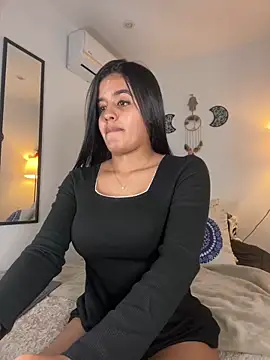 Snapshot of EmelyRogers chatting on 03/17/25, 06:21 EmelyRogers online show from 03/17/25, 06:21