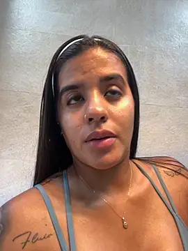 Snapshot of EmelyRogers chatting on 09/10/25, 03:56 EmelyRogers online show from 09/10/25, 03:56