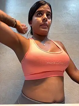 Snapshot of EmelyRogers chatting on 10/06/25, 05:32 EmelyRogers online show from 10/06/25, 05:32