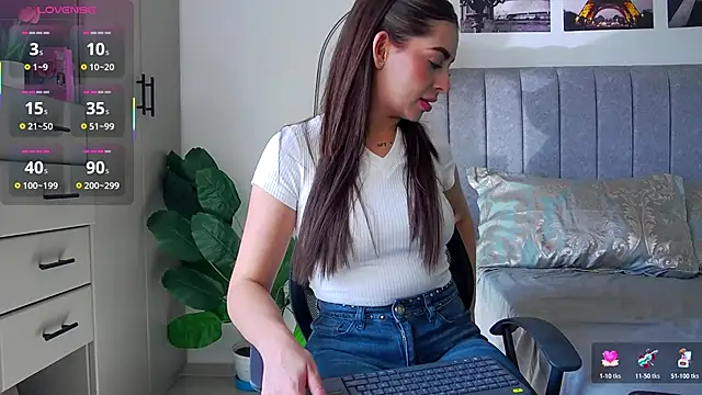 caralella online show from 11/11/25, 07:36