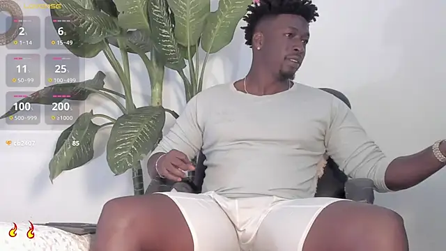 Snapshot of michaell_james7 chatting on 10/17/25, 08:33 michaell james7 online show from 10/17/25, 08:33