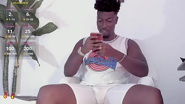 Snapshot of michaell_james7 chatting on 12/02/25, 06:58 michaell james7 online show from 12/02/25, 06:58