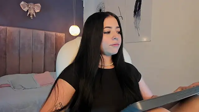 Snapshot of Maaiitee chatting on 03/09/25, 06:11 Maaiitee online show from 03/09/25, 06:11