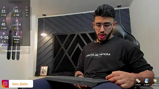 Liam Kleiin online show from 11/22/25, 11:20