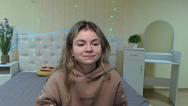 TinaRedly online show from 01/21/25, 03:59