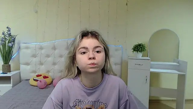 TinaRedly online show from 01/22/25, 12:48