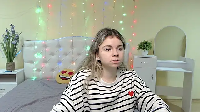 TinaRedly online show from 01/28/25, 04:08