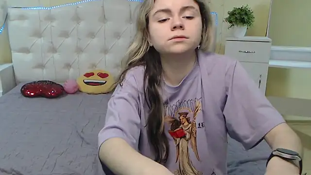 TinaRedly online show from 02/05/25, 04:36