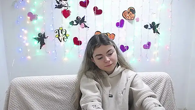 TinaRedly online show from 02/20/25, 10:05