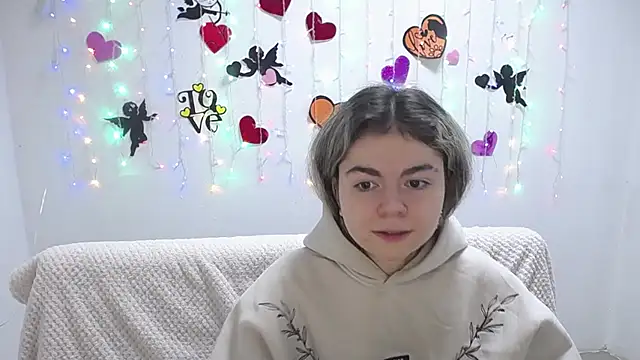 TinaRedly online show from 02/21/25, 06:26