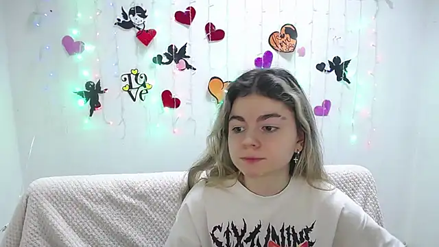 TinaRedly online show from 02/22/25, 03:56