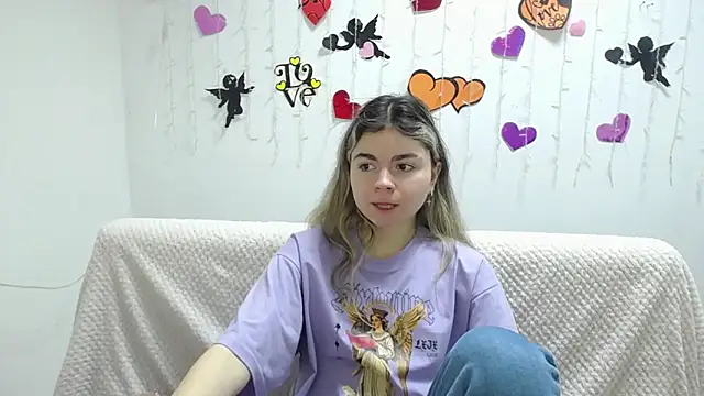 TinaRedly online show from 02/23/25, 09:22