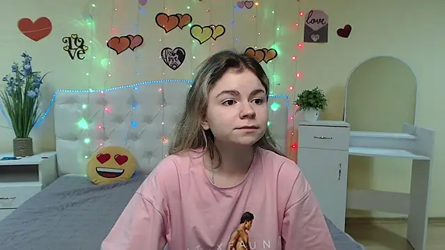 TinaRedly online show from 03/06/25, 02:09