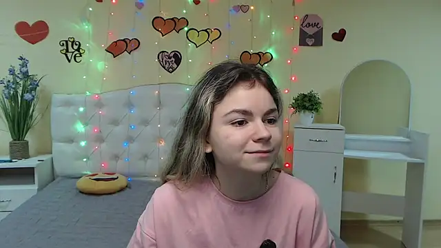 TinaRedly online show from 03/08/25, 04:06