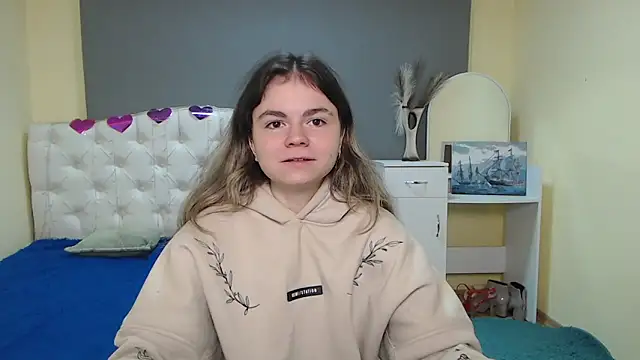 TinaRedly online show from 10/03/25, 05:43