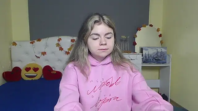 TinaRedly online show from 11/14/25, 06:56