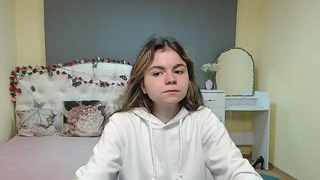 TinaRedly online show from 03/15/26, 06:14