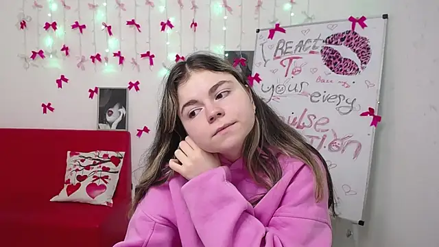 TinaRedly online show from 03/19/26, 11:25