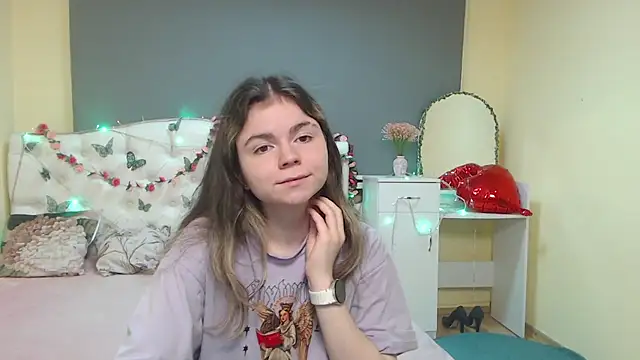 TinaRedly online show from 04/19/26, 06:10