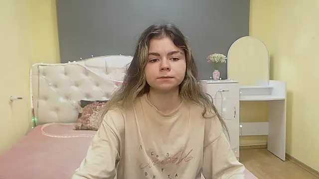 TinaRedly online show from 05/11/26, 06:05