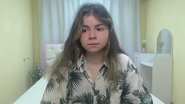 TinaRedly online show from 05/25/26, 07:09