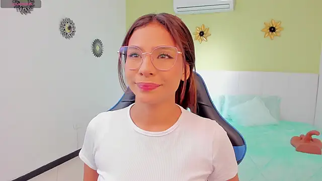 amira cute2 online show from 01/31/25, 09:37