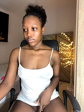 kellya  online show from 11/08/25, 11:58