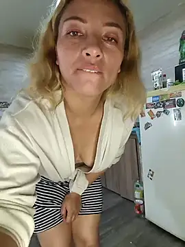Snapshot of hotandfierylatinos2023 chatting on 03/10/25, 01:54 hotandfierylatinos2023 online show from 03/10/25, 01:54