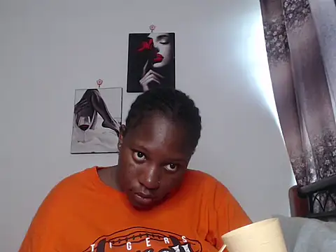 Whimsicalwillow online show from 10/31/25, 10:49