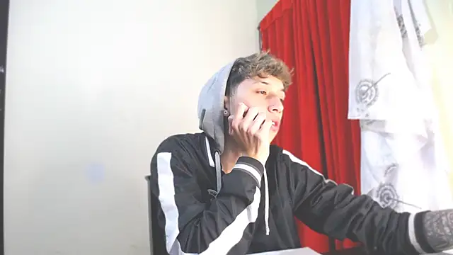  Thomas hot  online show from 01/21/25, 02:33