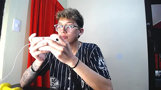  Thomas hot  online show from 01/30/25, 03:29