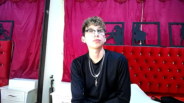  Thomas hot  online show from 02/16/25, 07:27