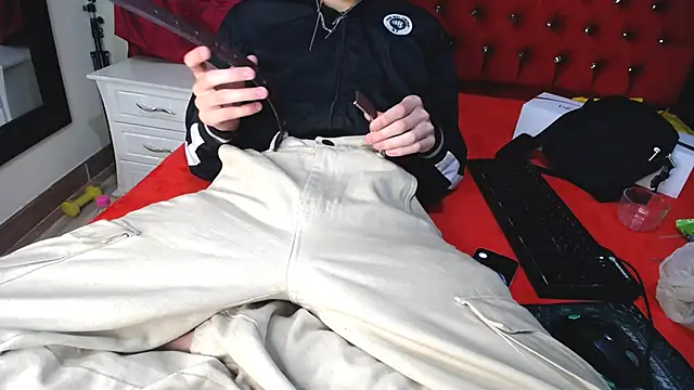  Thomas hot  online show from 02/18/25, 01:21