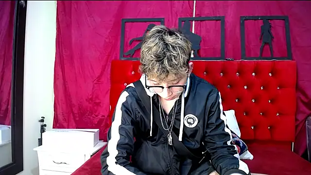  Thomas hot  online show from 02/19/25, 05:16