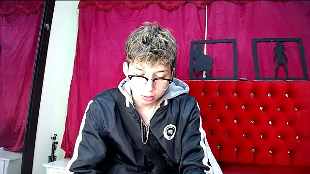  Thomas hot  online show from 02/21/25, 05:02