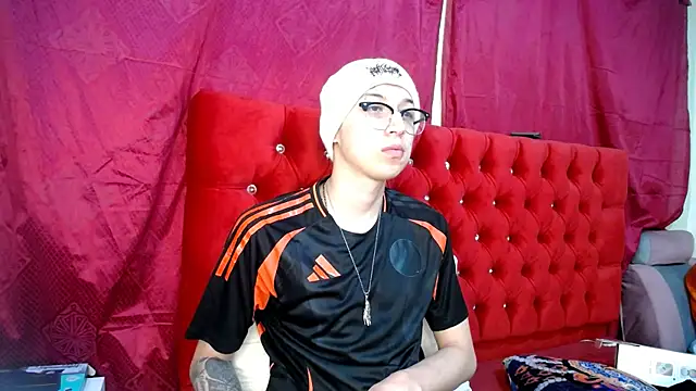  Thomas hot  online show from 03/22/25, 02:27