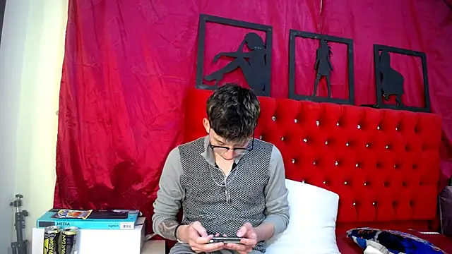  Thomas hot  online show from 03/23/25, 01:20