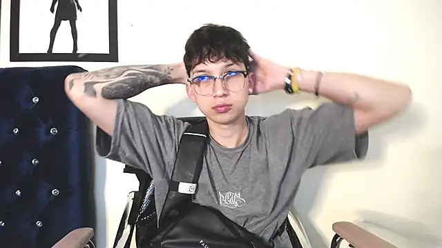  Thomas hot  online show from 10/29/25, 01:19