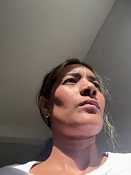 megan collins96 online show from 05/27/26, 08:17